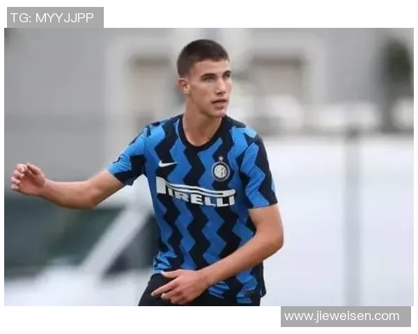 穆西亚拉的崛起之路：从青训小将到足球场上的耀眼明星